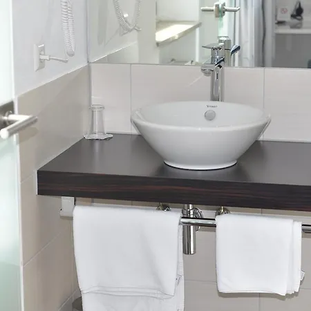 Feyrer Hotel 3*